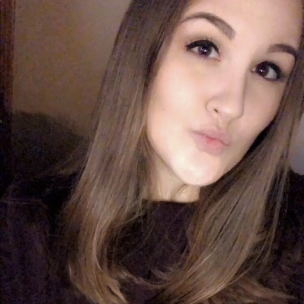 Meet your Posher, Emily